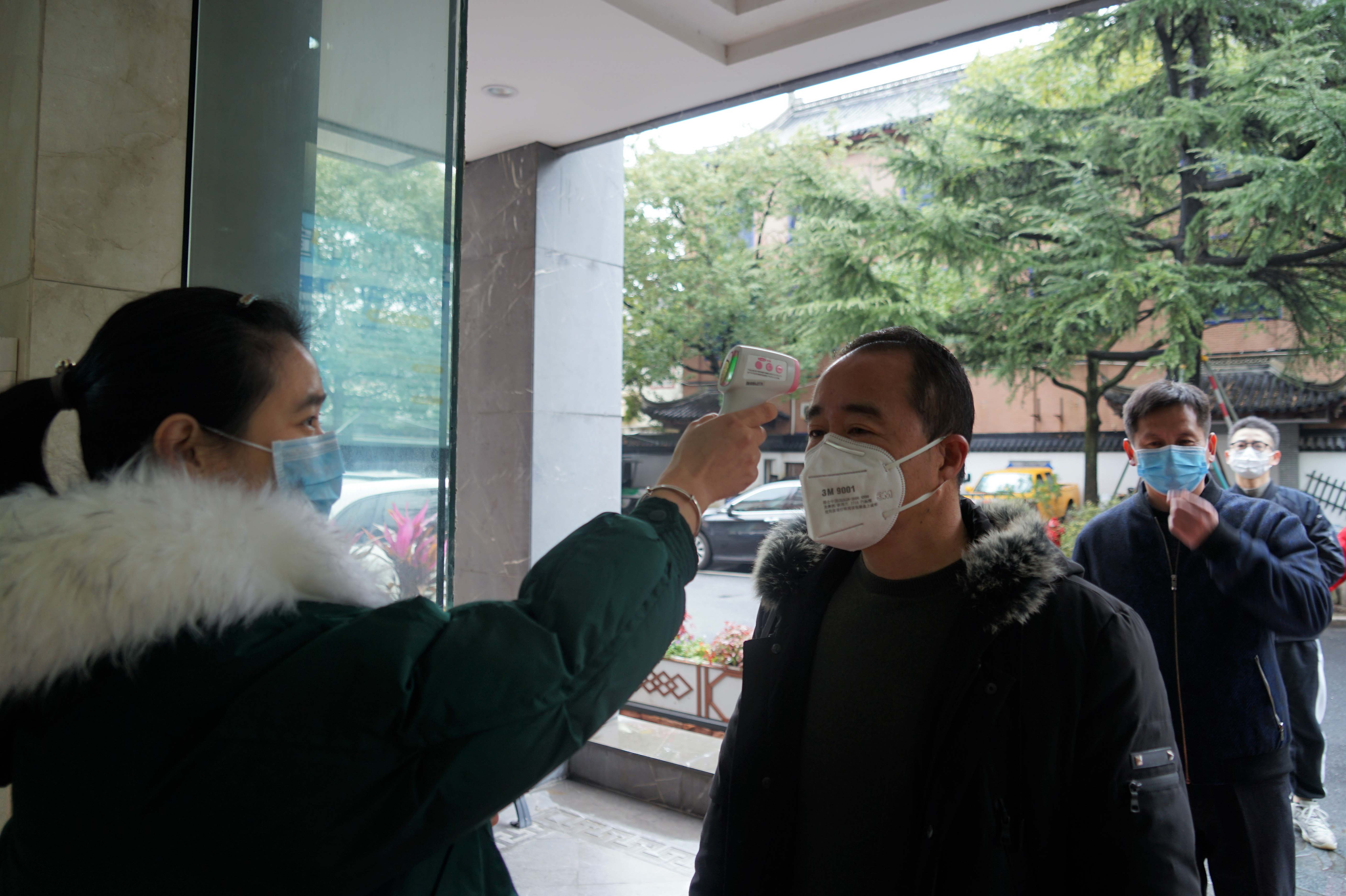 5e5efd72ae65e.jpg 測(ce)量體溫.jpg